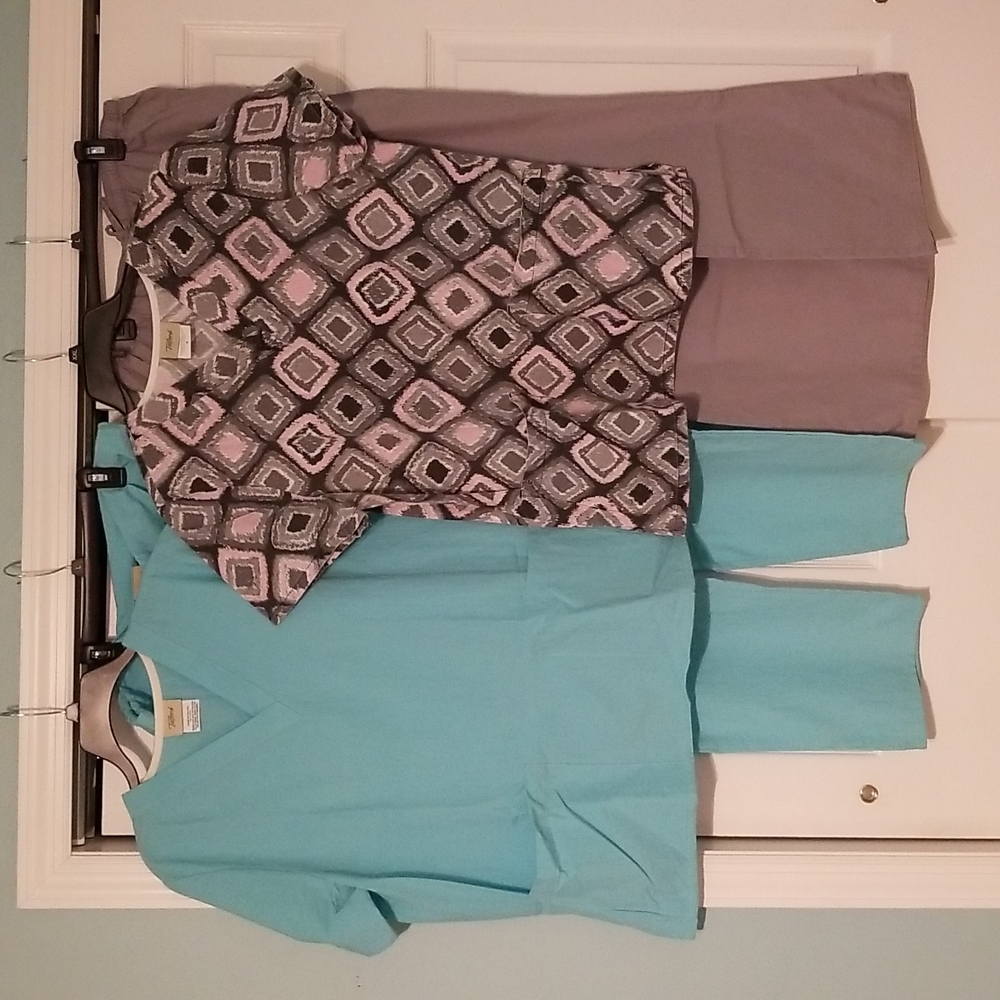 2 Tafford Uniforms size M